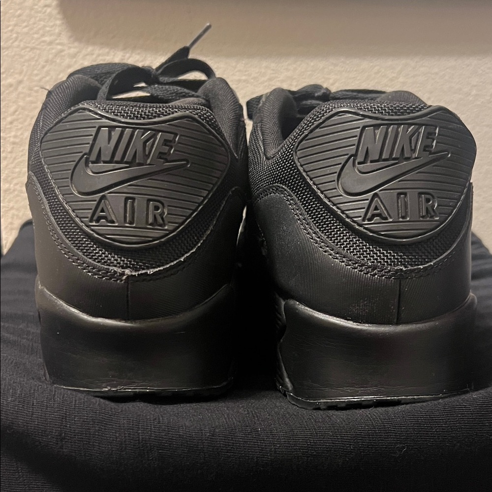 Nike Air Max 90 Men's Triple Black Sneakers - Picture 2 of 8